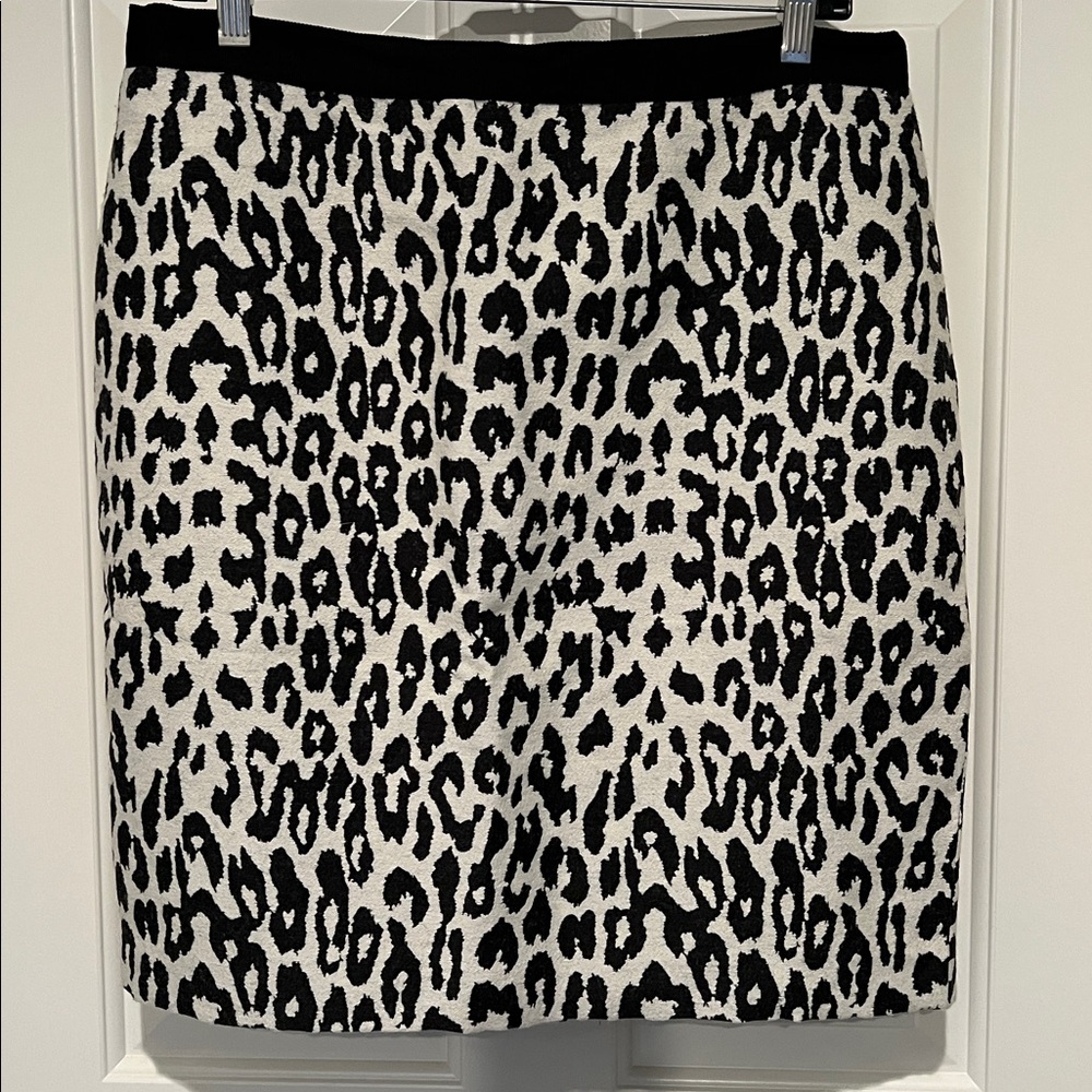 Ann Taylor Snow Leopard Print Pencil Skirt | Sz 10 NWT| Grosgrain Waist Back Zip